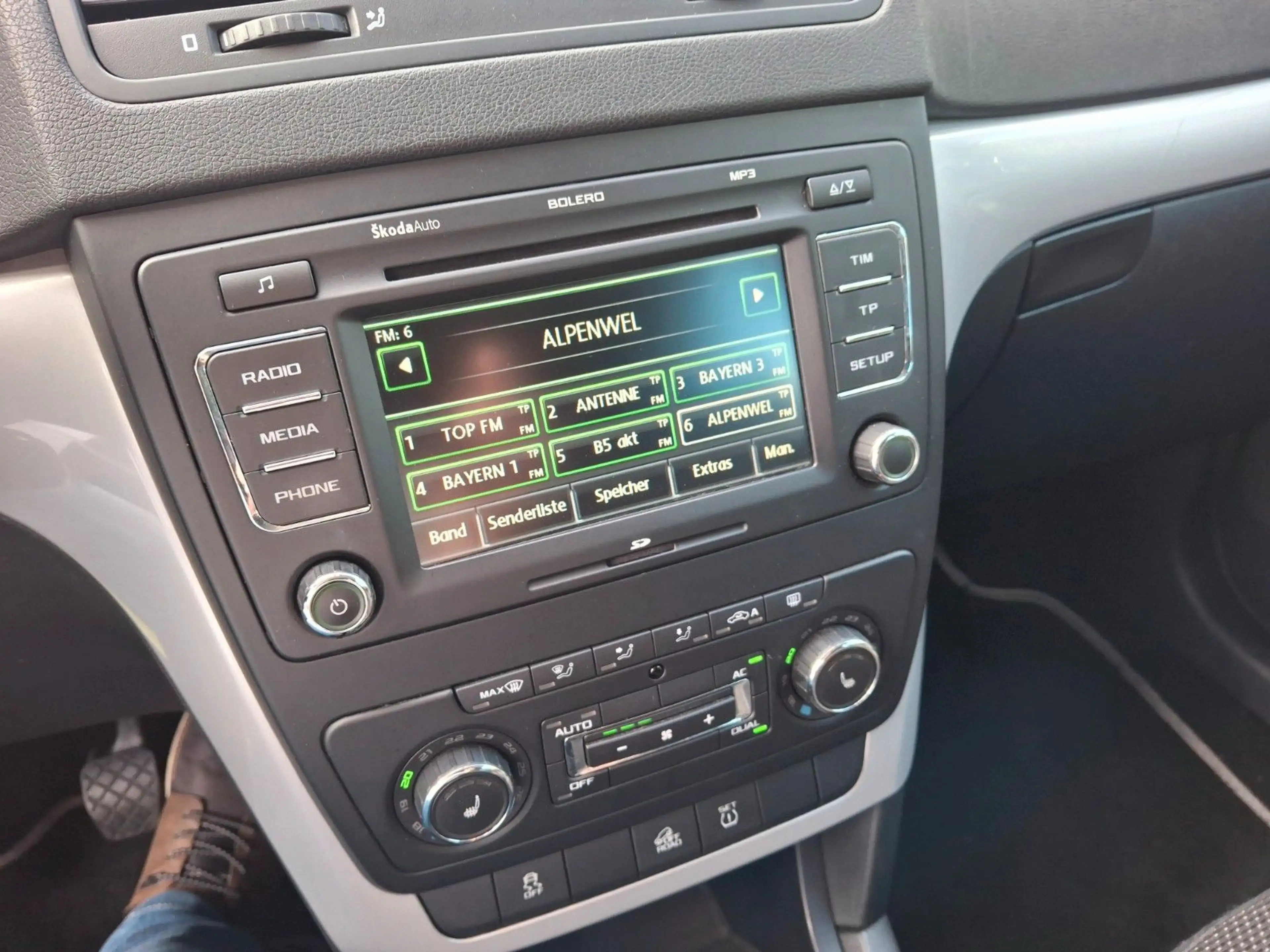 Skoda Yeti Ambition Plus Edition 4x4 — photo 17