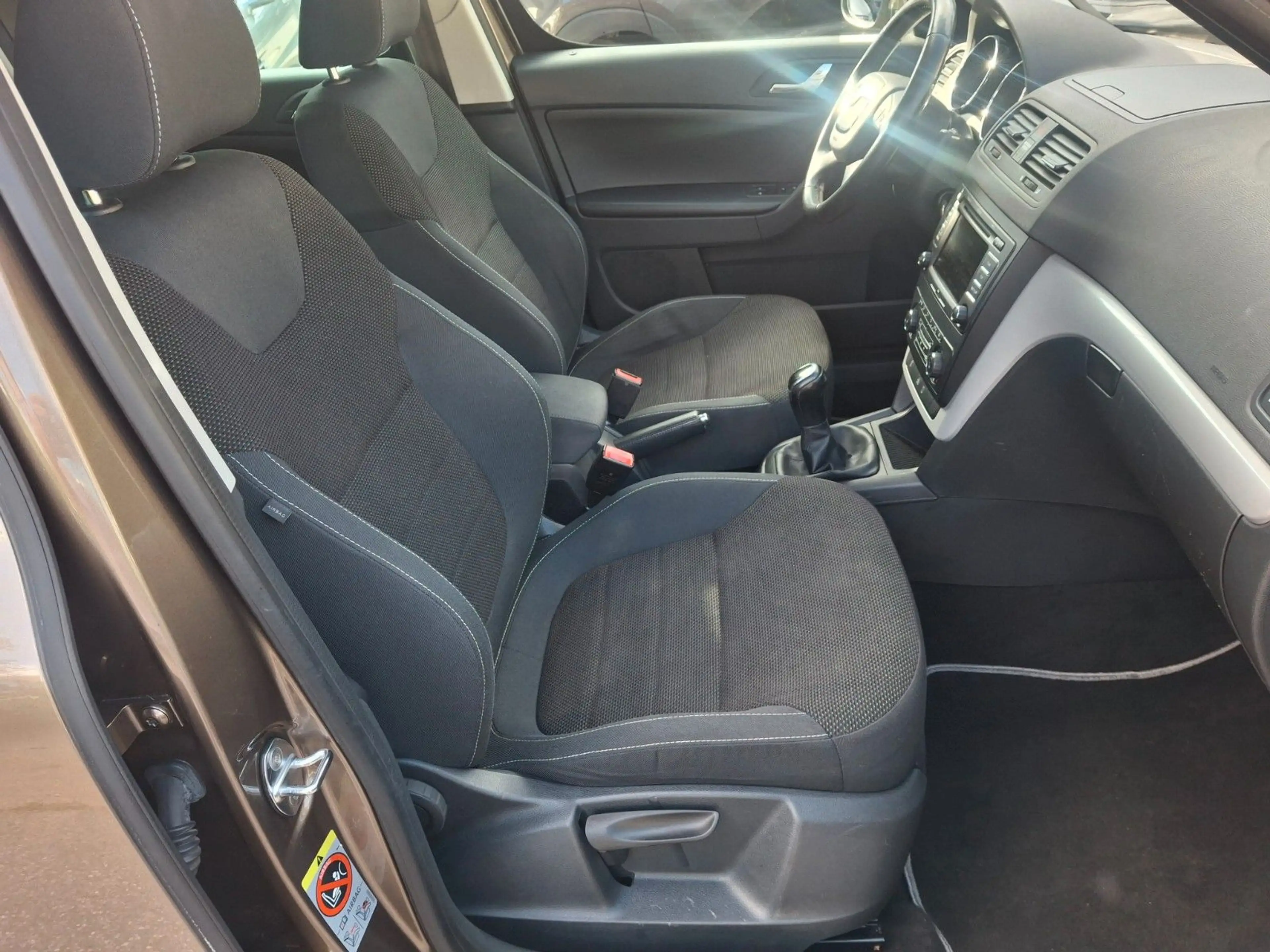 Skoda Yeti Ambition Plus Edition 4x4 — photo 12