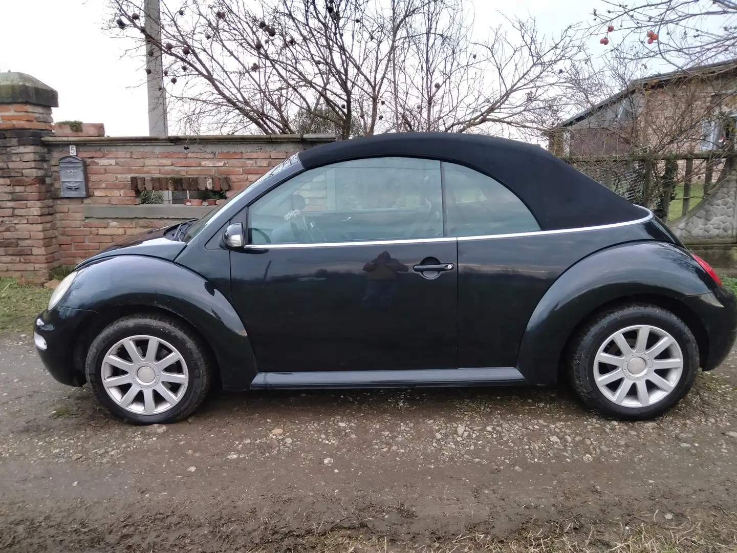 Volkswagen New Beetle New Beetle Cabrio 1.9 tdi 100cv Nero - 1