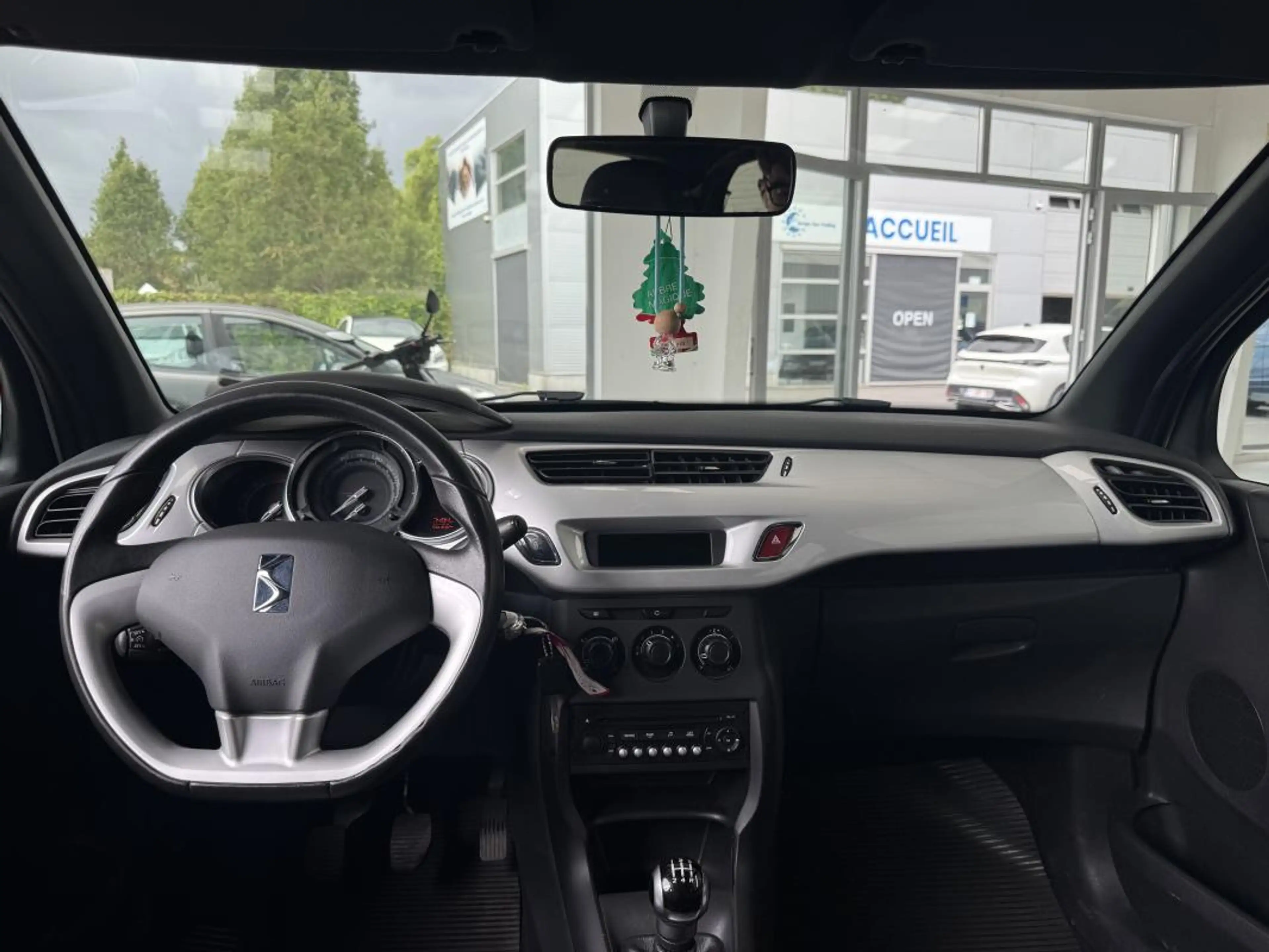 Citroen DS3 SO CHIC 1.4 HDI 68CH GAR 12M — photo 8