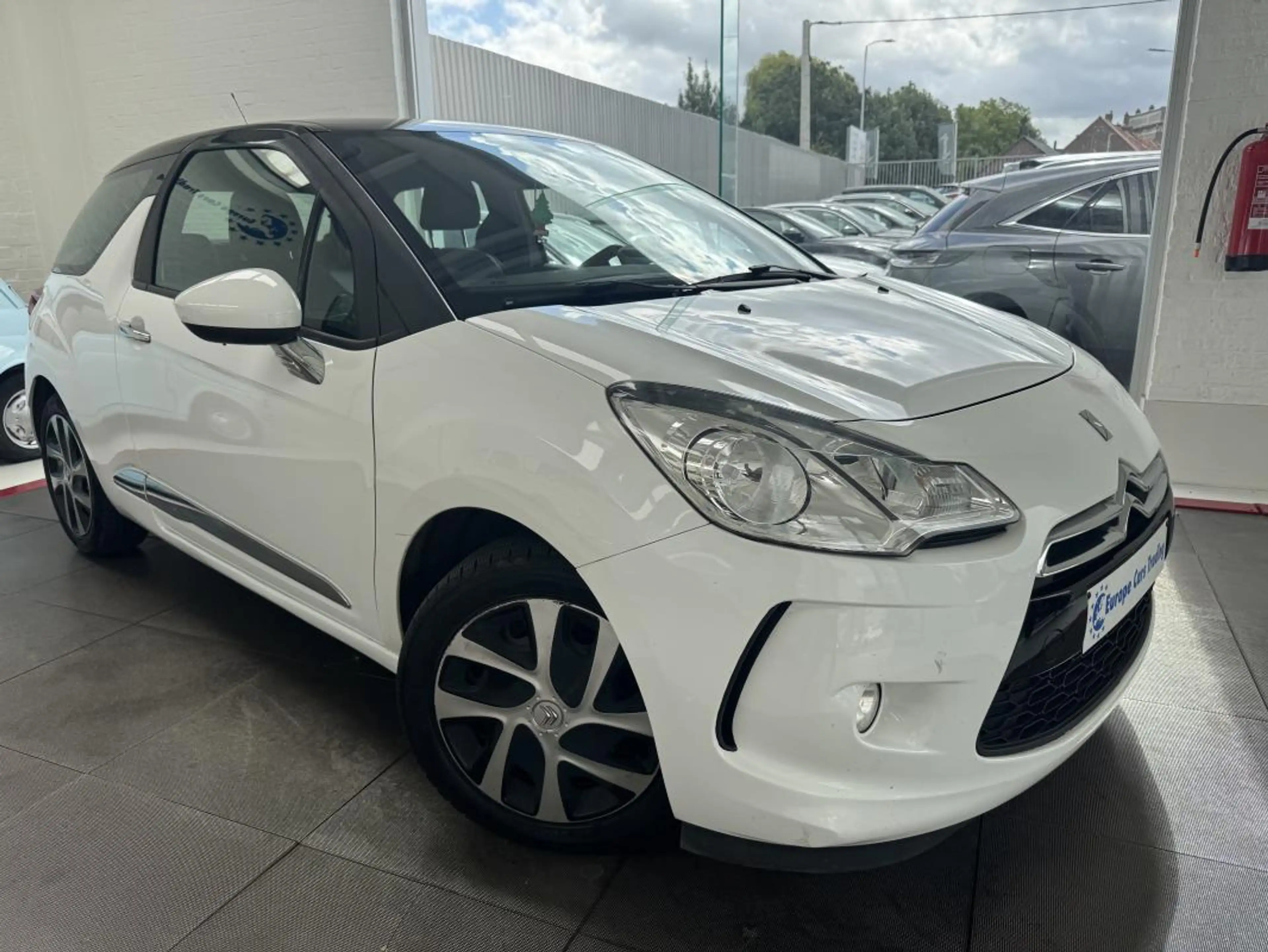 Citroen DS3 SO CHIC 1.4 HDI 68CH GAR 12M — photo 2