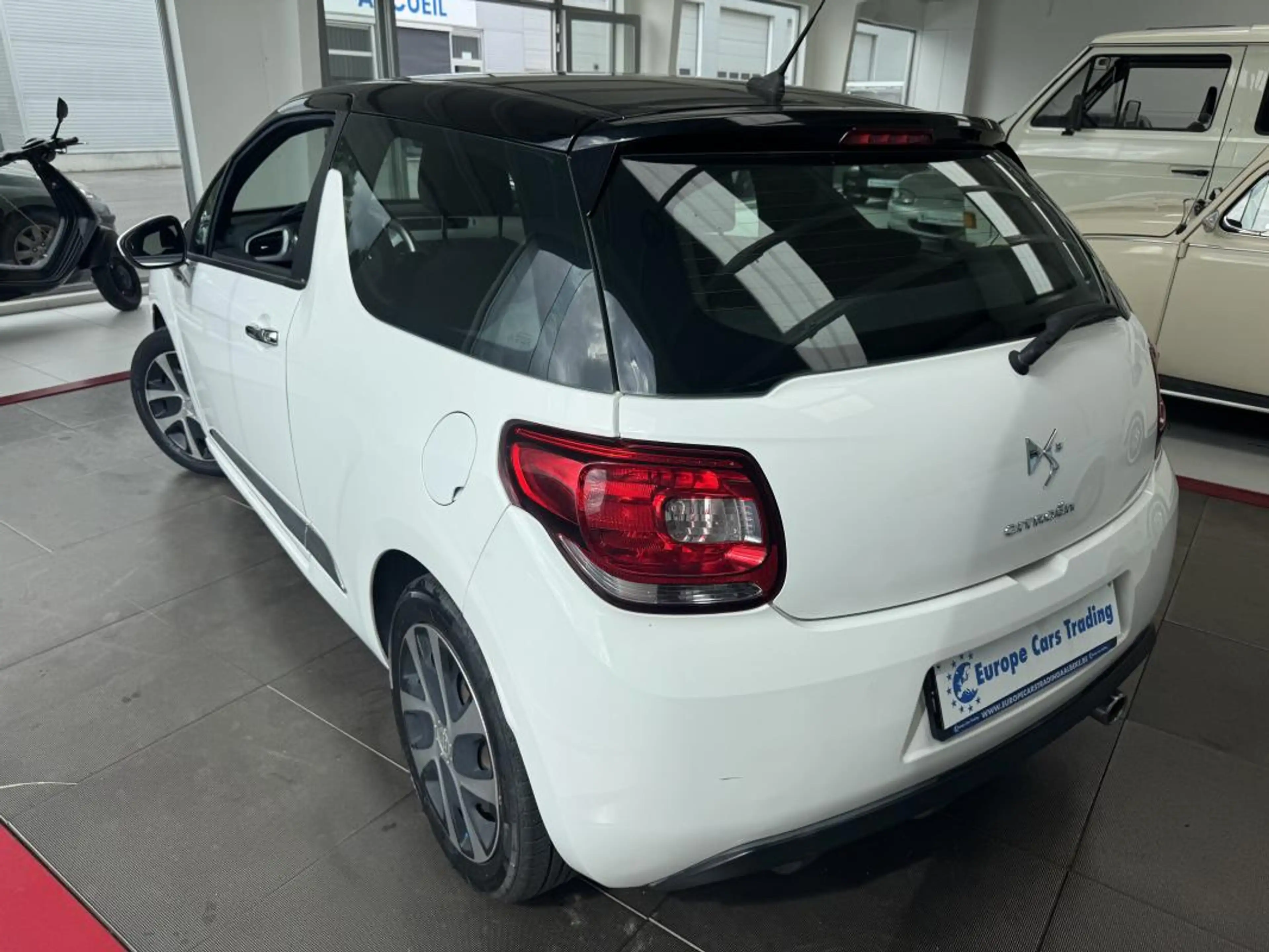 Citroen DS3 SO CHIC 1.4 HDI 68CH GAR 12M — photo 3