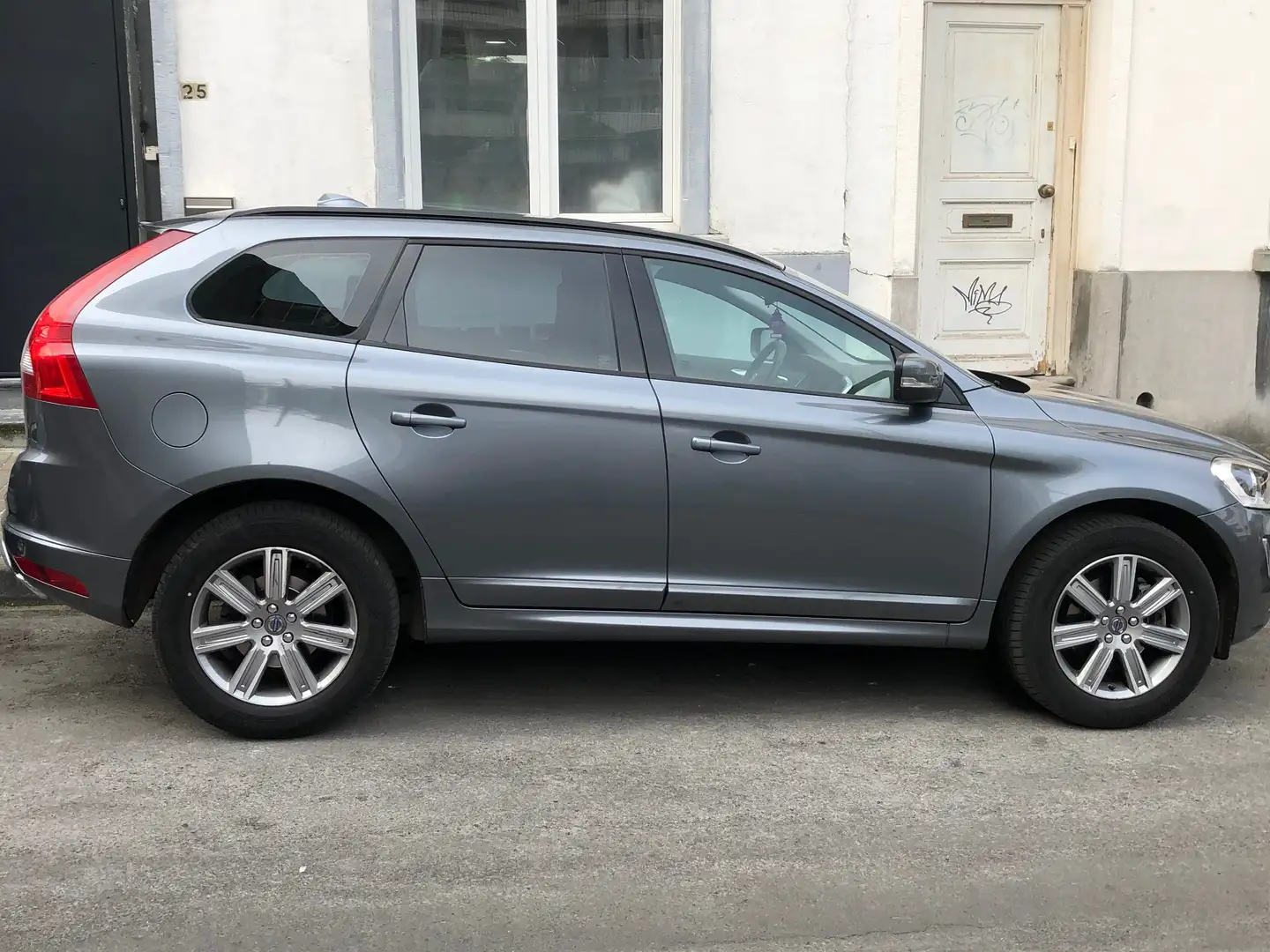 Volvo XC60 XC60 2.0 D3 Dynamic Edition Geartronic Argent - 1