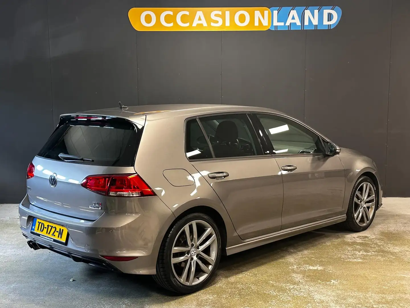 Volkswagen Golf 1.4 TSI Connected Series|STOELV|CRUISE|NAVI|BLUETO Grijs - 2
