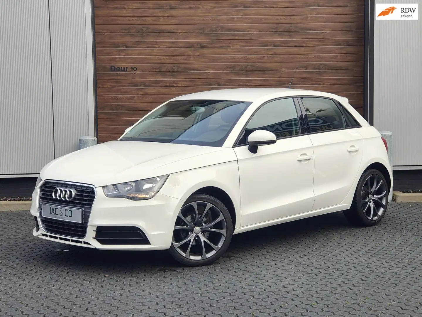 Audi A1 Sportback 1.2 TFSI Attraction Stoelverwarming 5-dr Wit - 1