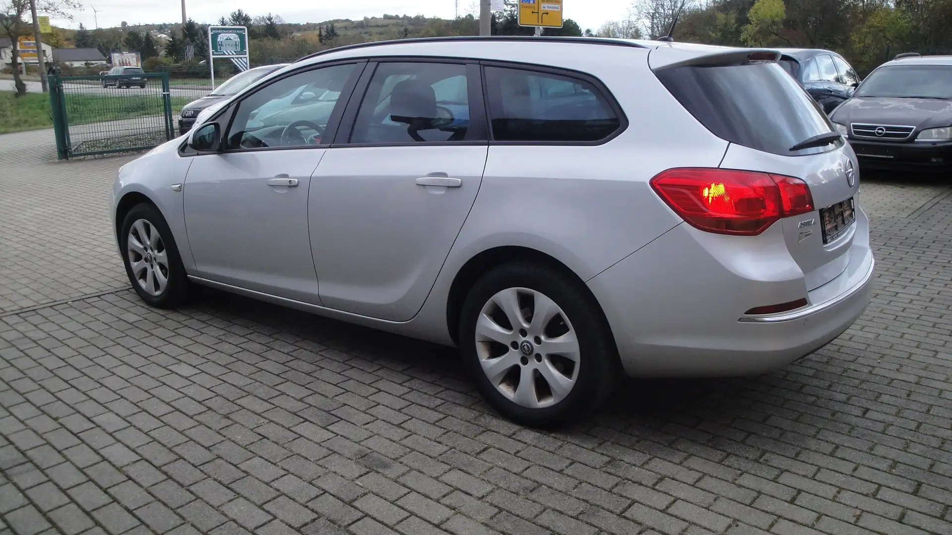 Opel Astra 1,6 TDCI 1 HAND EORO 6 TÜV 04/25 EXPORT Grijs - 1