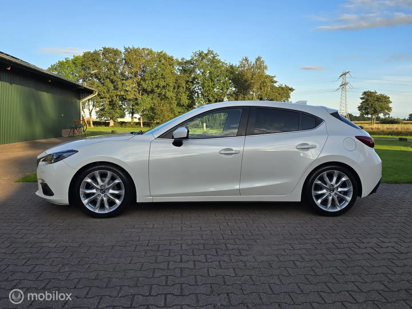 Mazda 3 2.0 SkyActiv-G 120/18 INCH/NAVI/SPORTONDERSTEL Wit - 2