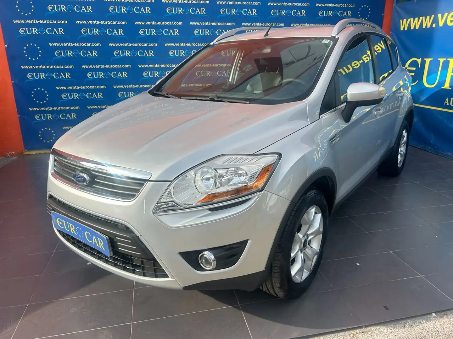 Ford Kuga 2.0TDCI Trend 2WD Gris - 1