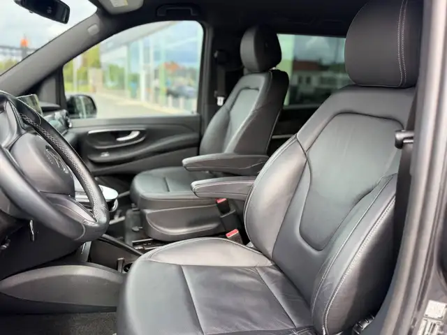 Mercedes-Benz 250 view 10