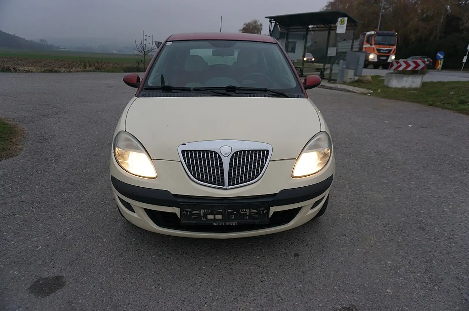 Lancia Y psilon Argento 1,3 16V Multijet Rot - 1