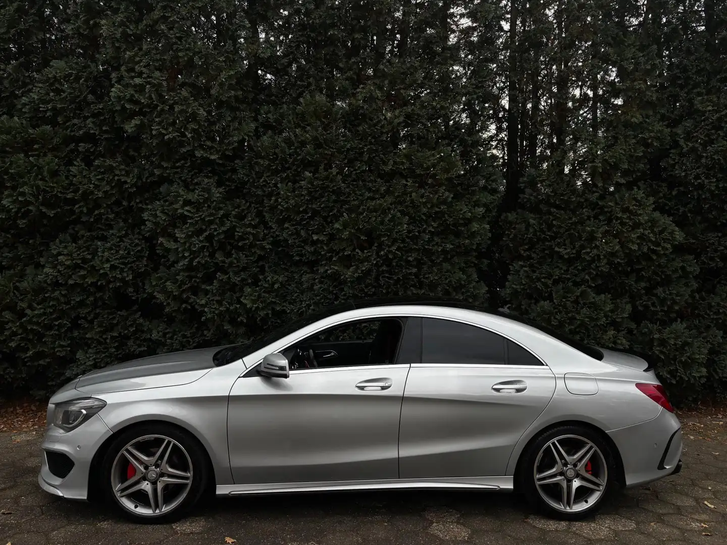 Mercedes-Benz CLA 200 | AMG-Line | Edition 1 | Pano Gris - 2