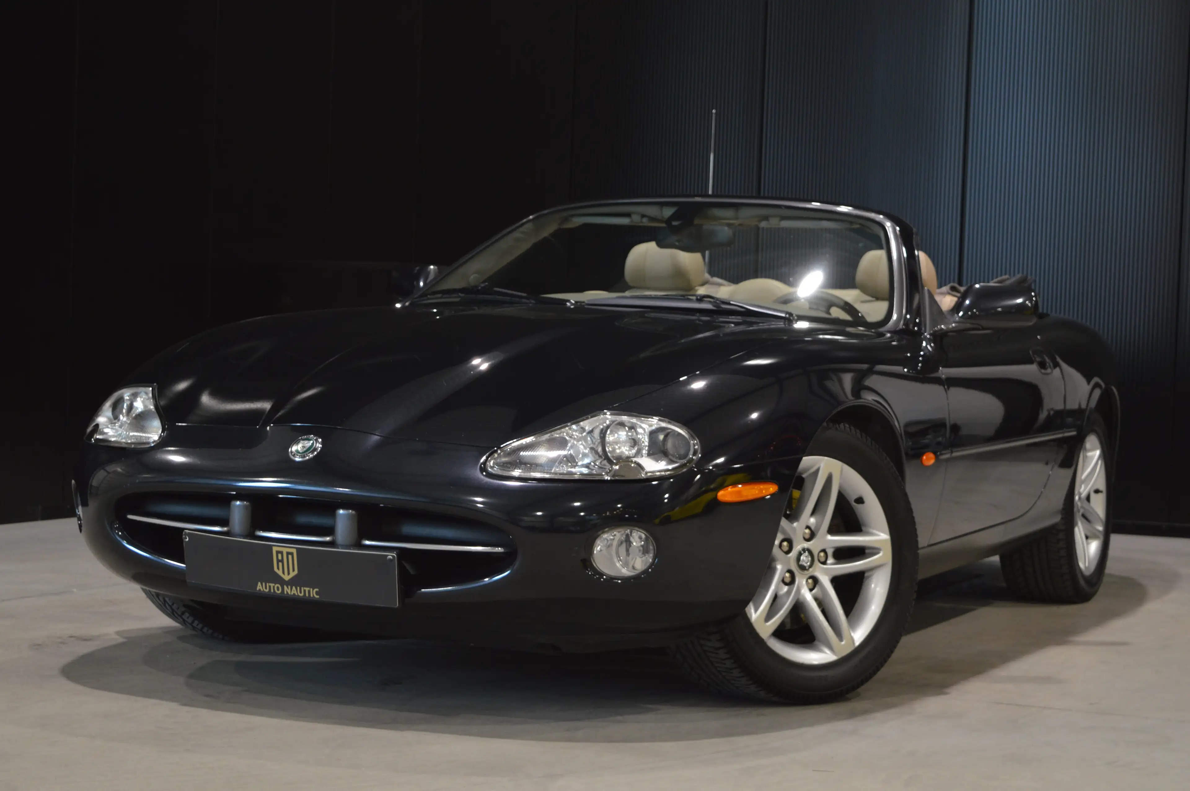 Jaguar XK8 Cabriolet 4.2i V8 32v 1 HAND - Full Jaguar service