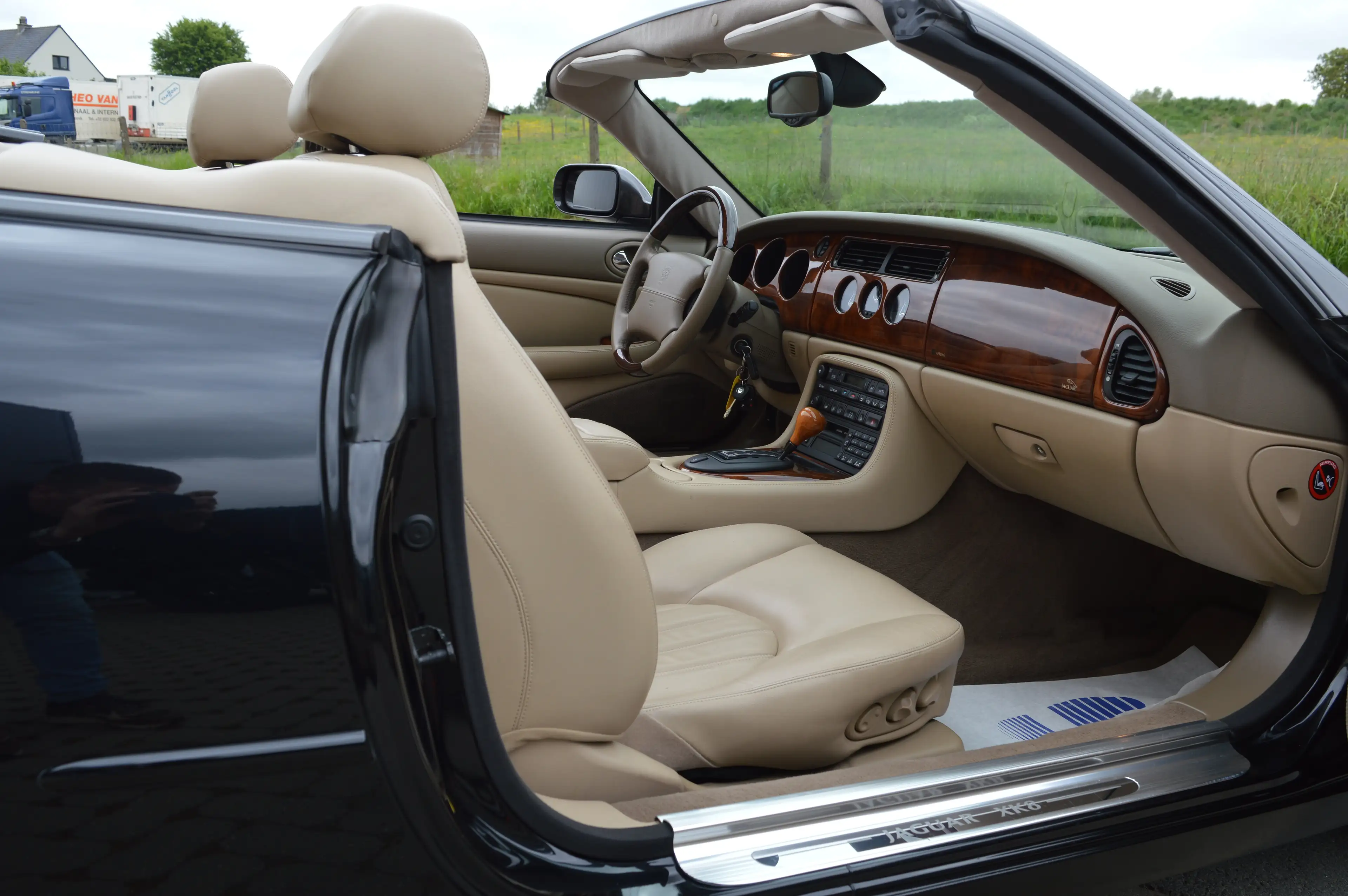 Jaguar XK8 Cabriolet 4.2i V8 32v 1 HAND - Full Jaguar service — photo 7