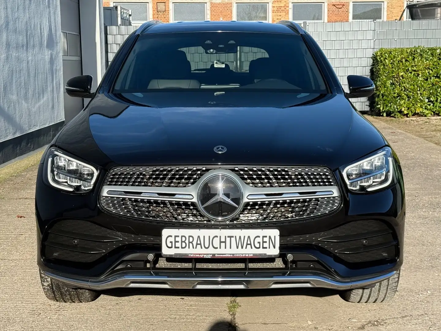 Mercedes-Benz GLC 300 d 4Matic AMG-Line, AHK,NAVI,DISTRONIC Schwarz - 2