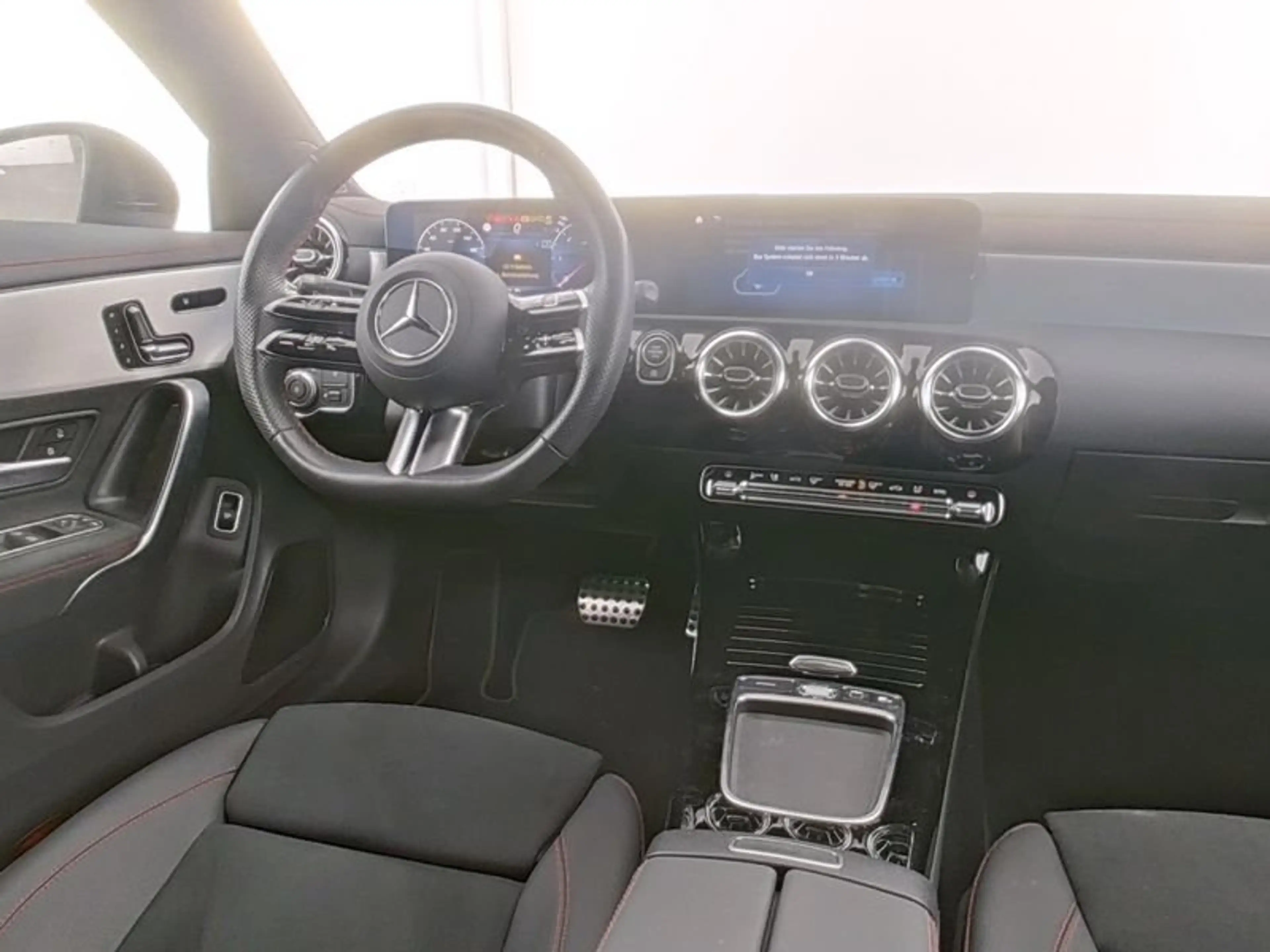 Mercedes-Benz CLA 220 d Cp AMG Pano/360°/MBUX/Distr/Tot/HeadUp — photo 3