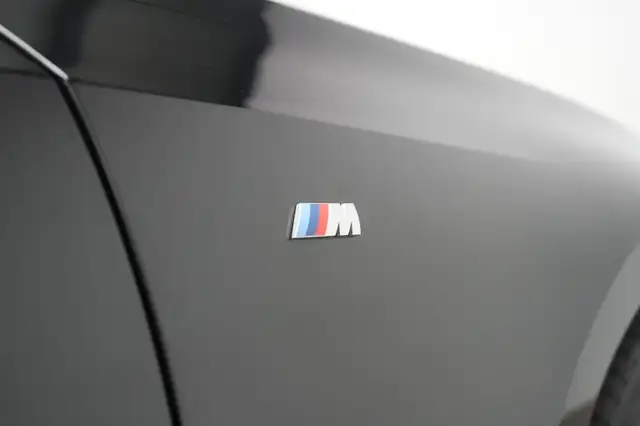 BMW 3 Series view 10