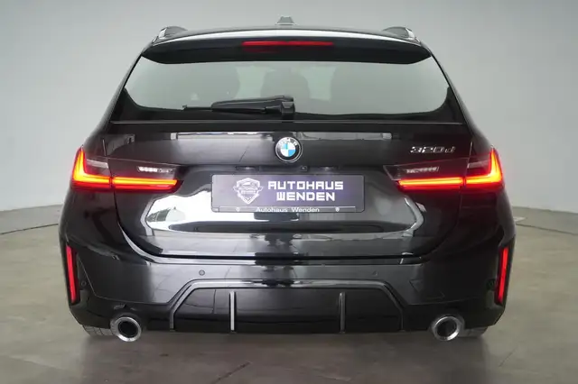 BMW 3 Series view 6