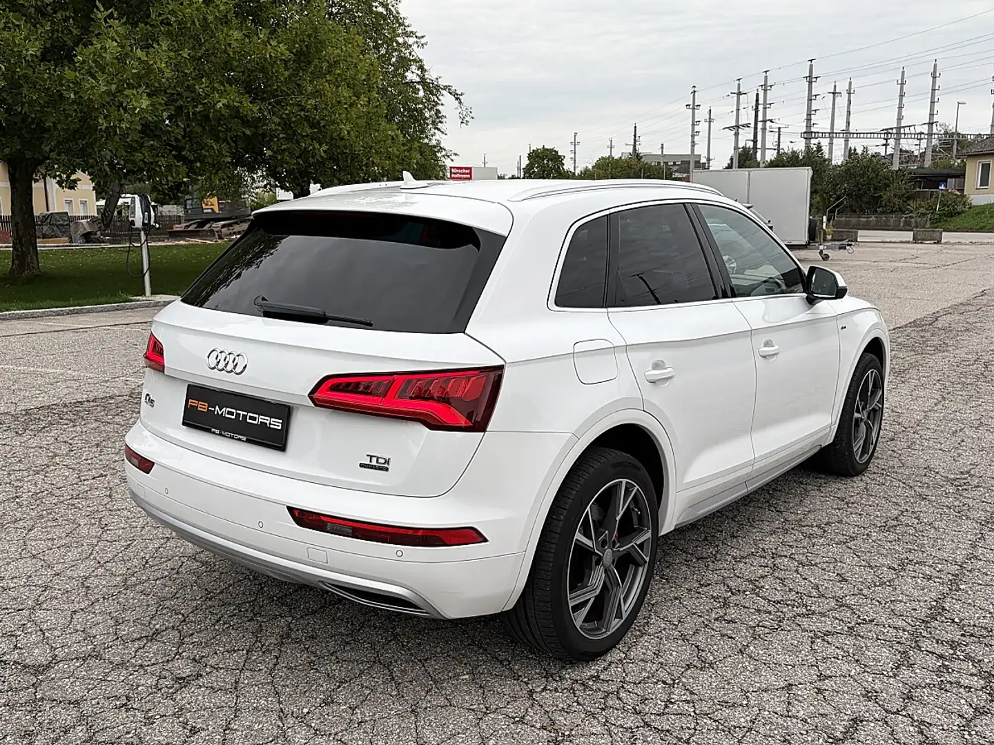 Audi Q5 2.0 TDI Quattro Sport S-tronic S-Line Weiß - 2