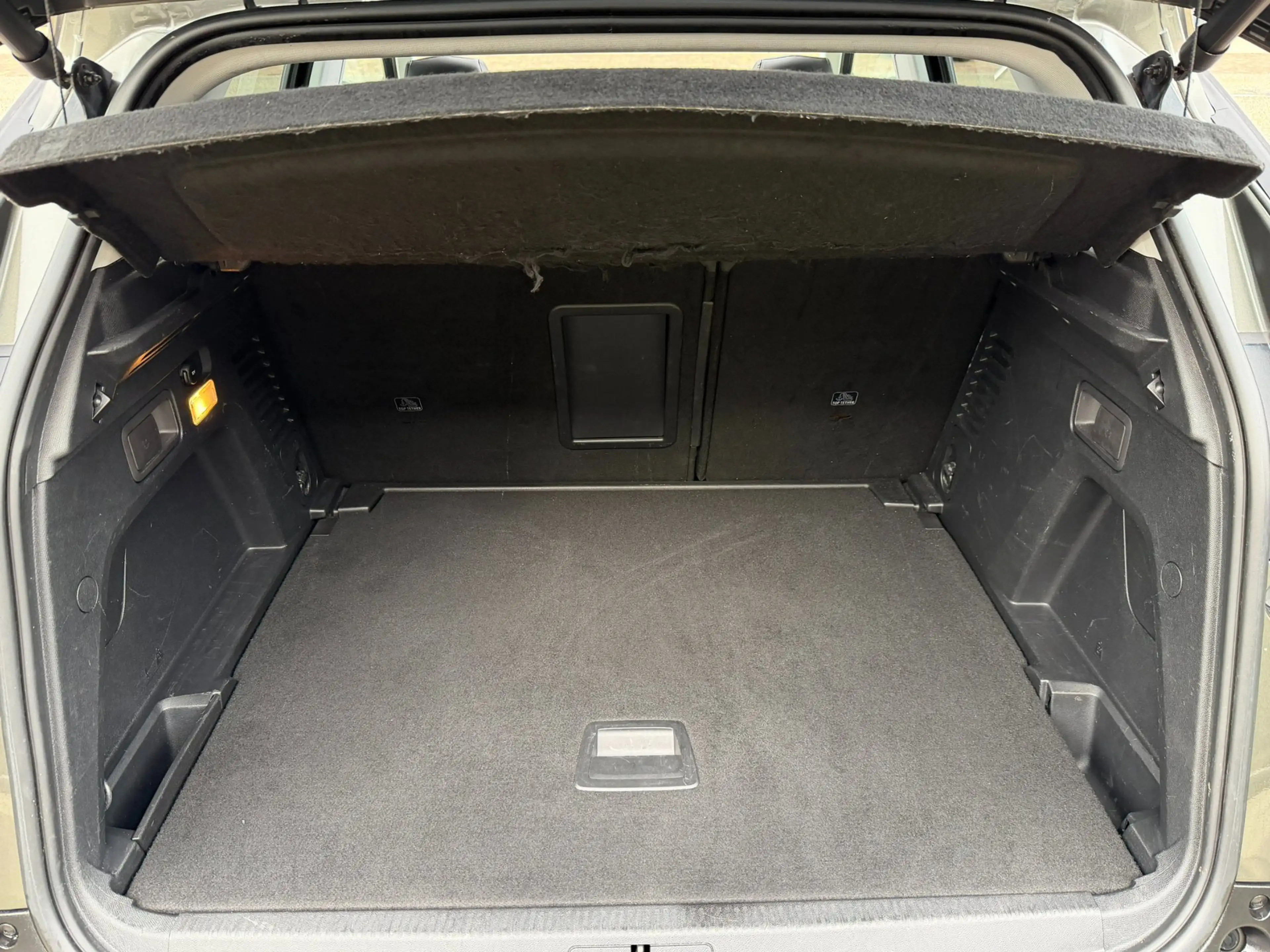 Peugeot 3008 1.2 PureTech Allure l PANO — photo 19