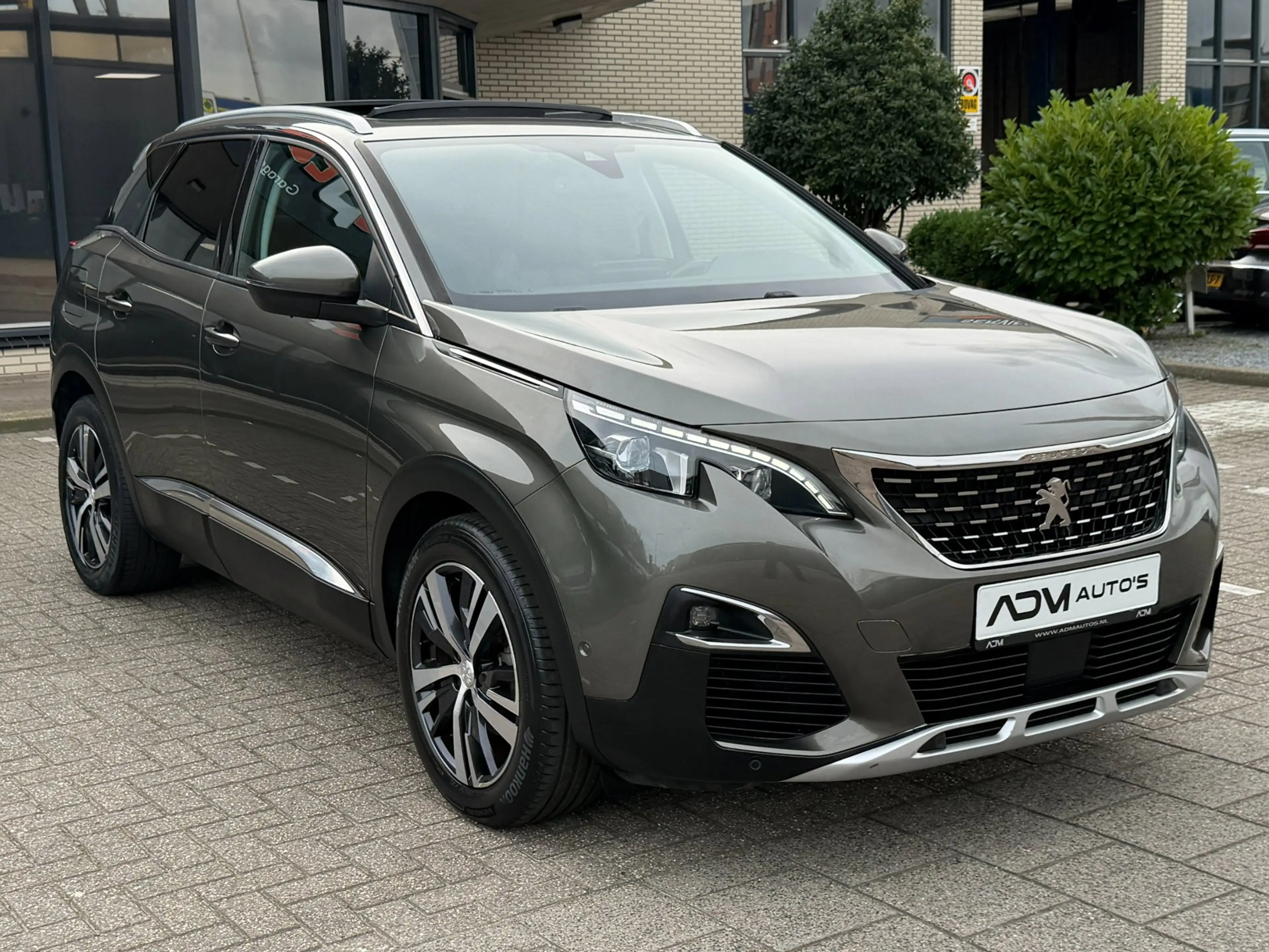 Peugeot 3008 1.2 PureTech Allure l PANO — photo 11