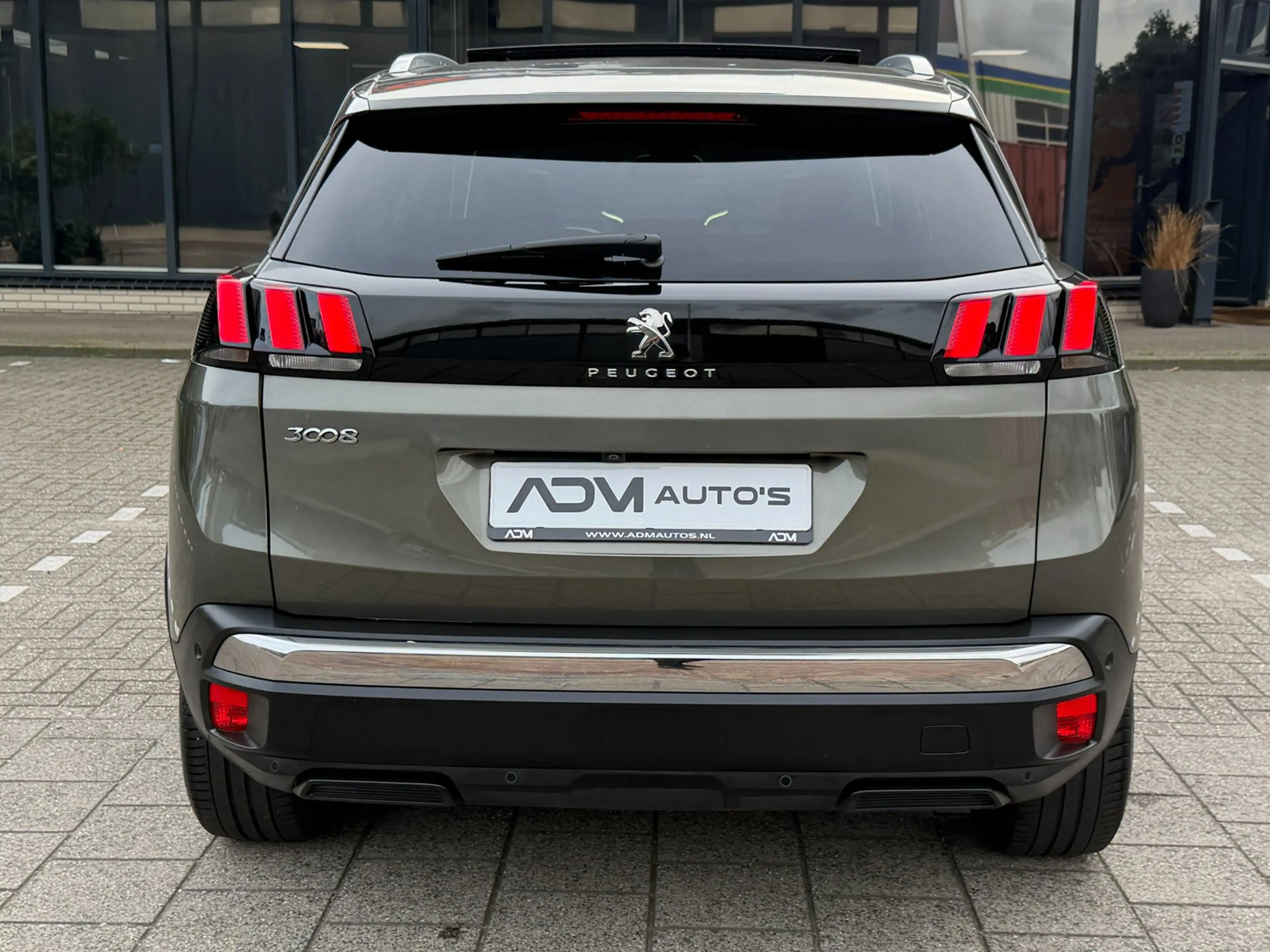 Peugeot 3008 1.2 PureTech Allure l PANO — photo 14