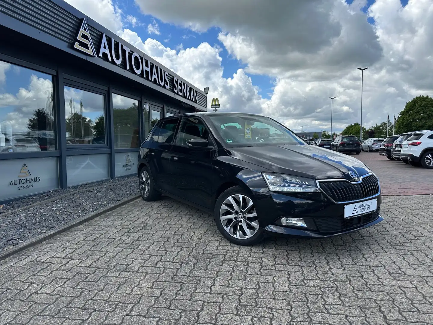 Skoda Fabia 1.0 TSI Clever Best of*NAVI*PANORAMA* Schwarz - 1