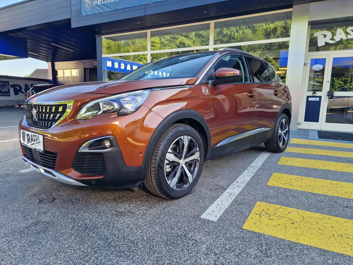 Peugeot 3008 1,5 BlueHDi 130 S Bruin - 2