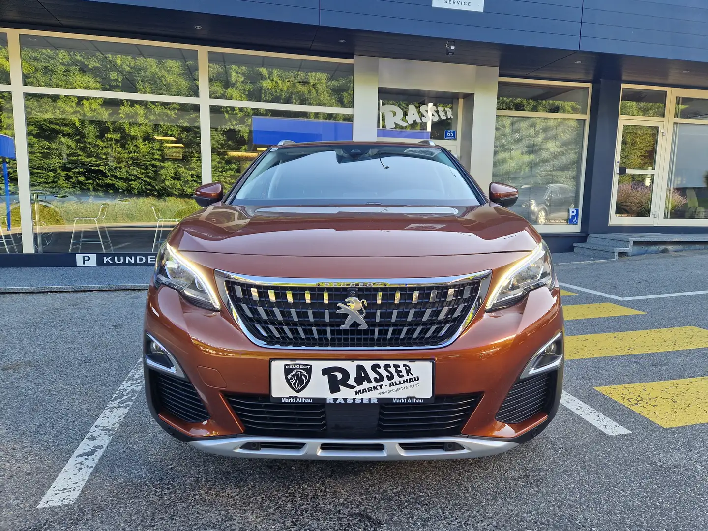 Peugeot 3008 1,5 BlueHDi 130 S Bruin - 1