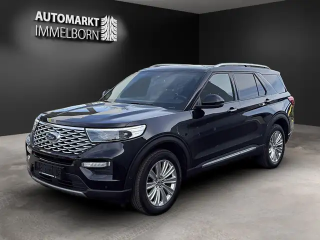 Ford Explorer view 4
