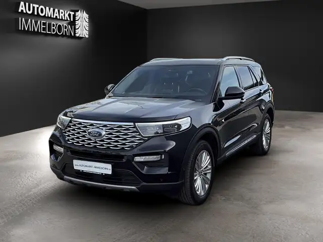 Ford Explorer view 3