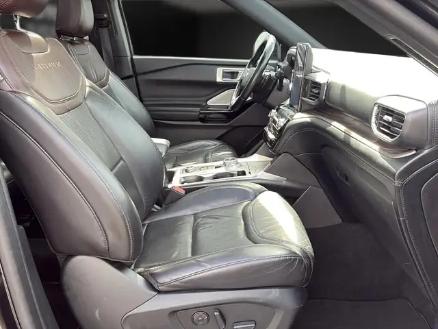Ford Explorer view 16