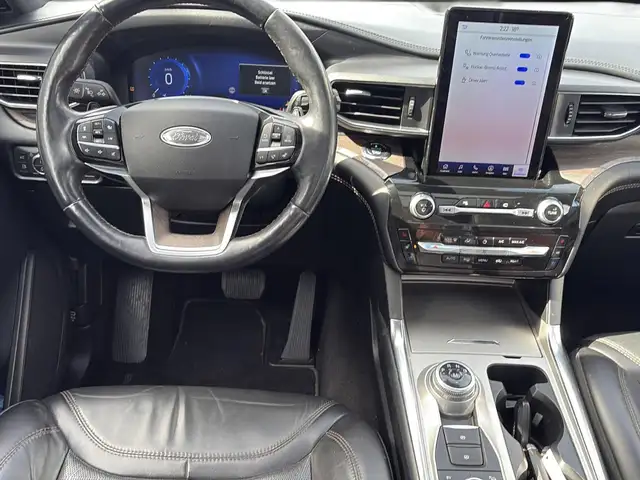Ford Explorer view 18