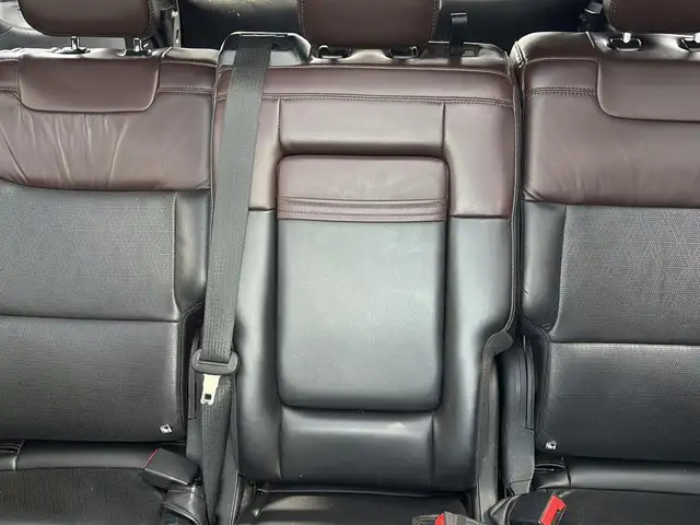Ford Explorer view 30
