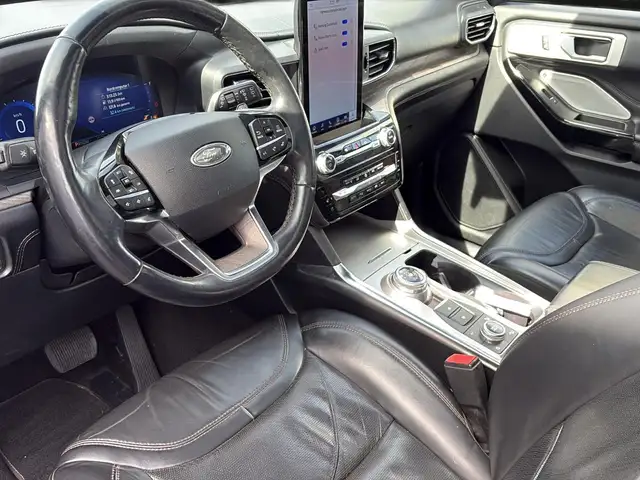 Ford Explorer view 20