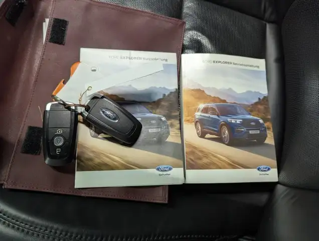 Ford Explorer view 29
