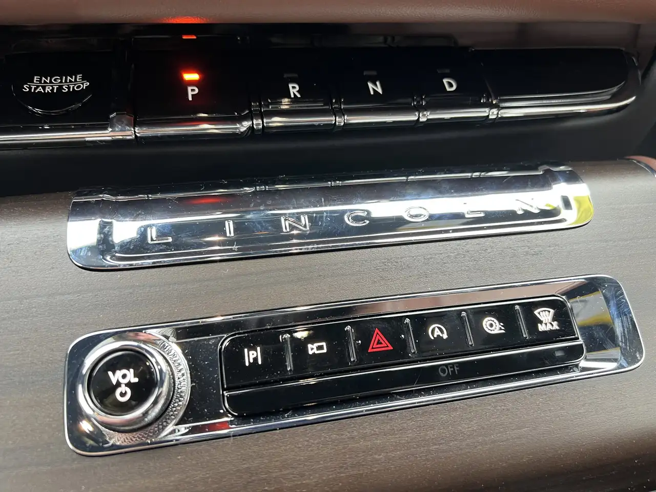 Lincoln Aviator снимка Lincoln Aviator