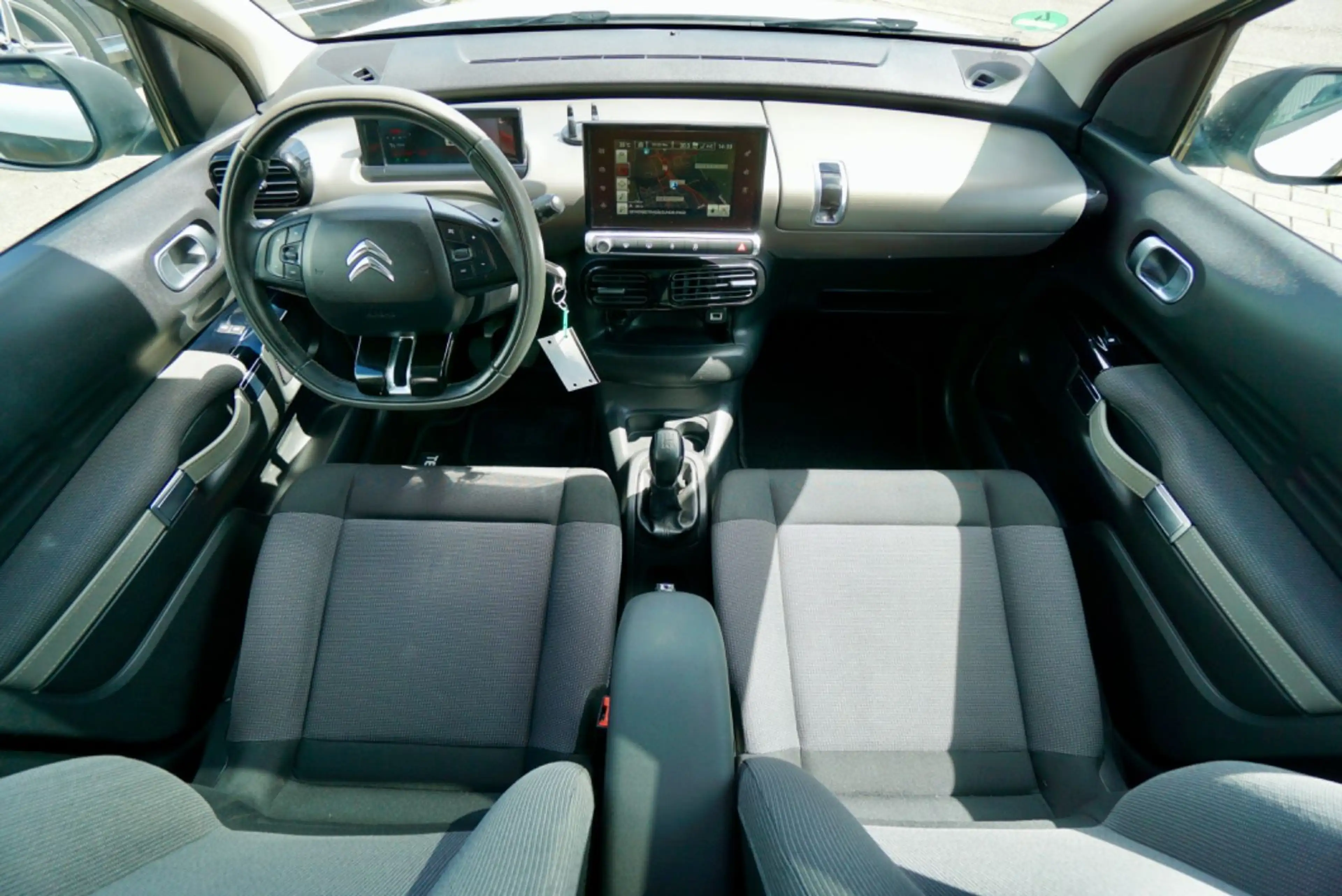 Citroen C4 Cactus Shine Color-Paket — photo 13
