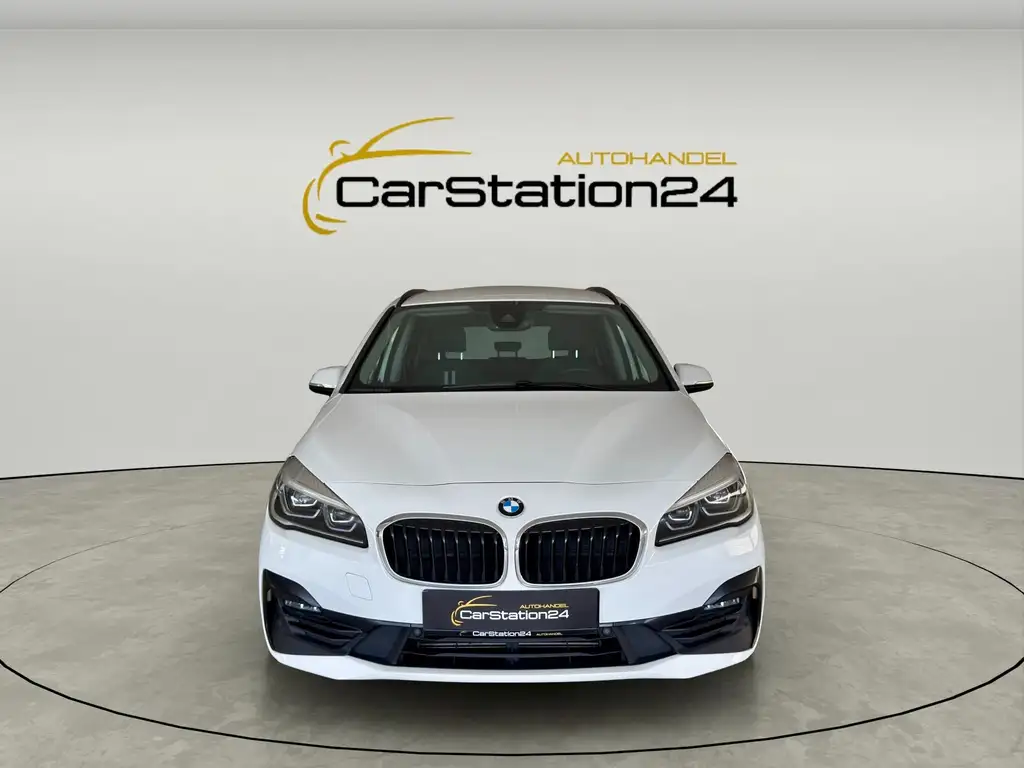 BMW 218