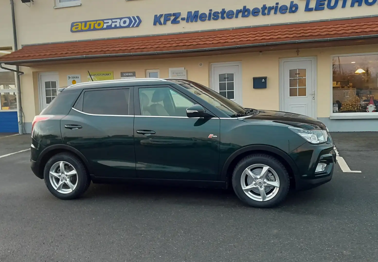 SsangYong Tivoli Tivoli e-XGi 160 4WD Aut. Sapphire Verde - 2