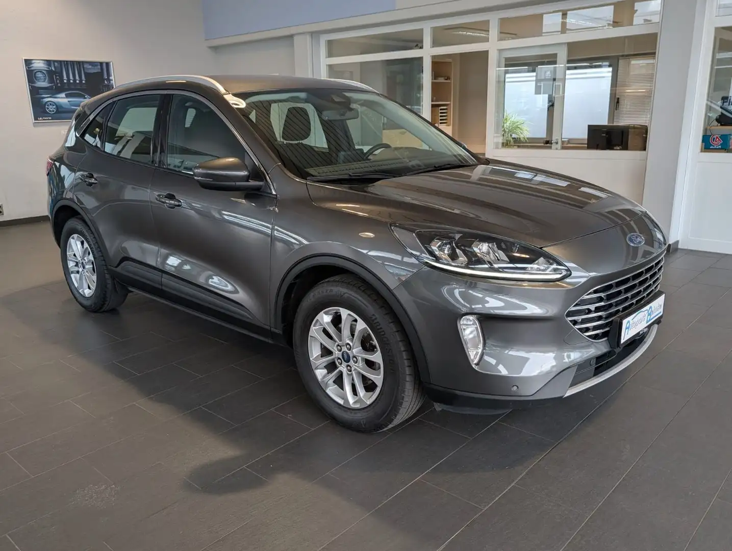 Ford Kuga TDCi Titanium Aut.*AHK*Navi*Kamera*Sitzh. Grau - 1