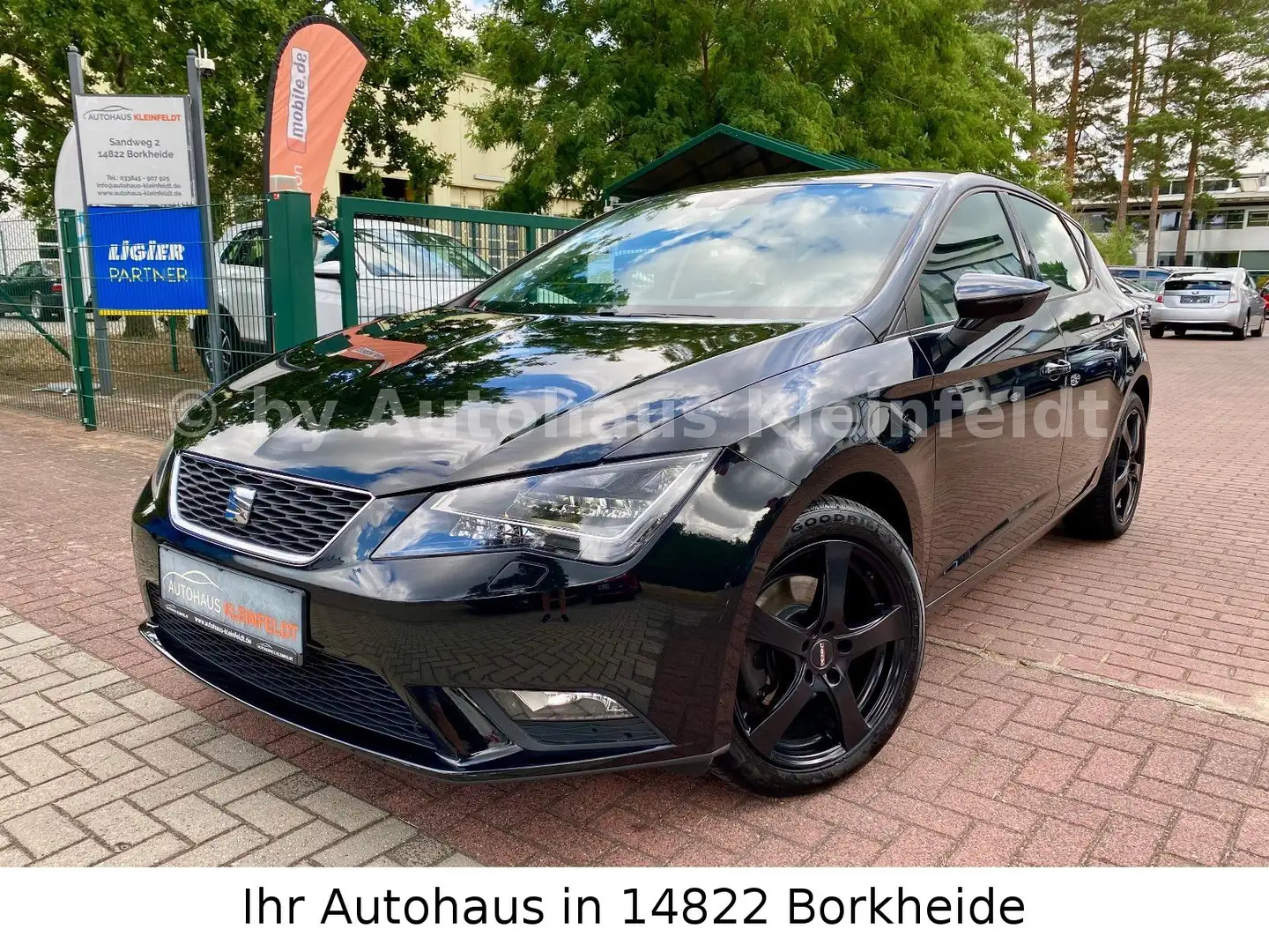 SEAT Leon Style 1.4 TSI |LED|GRA|SHZ|GJR|PDC|NAVI Zwart - 1