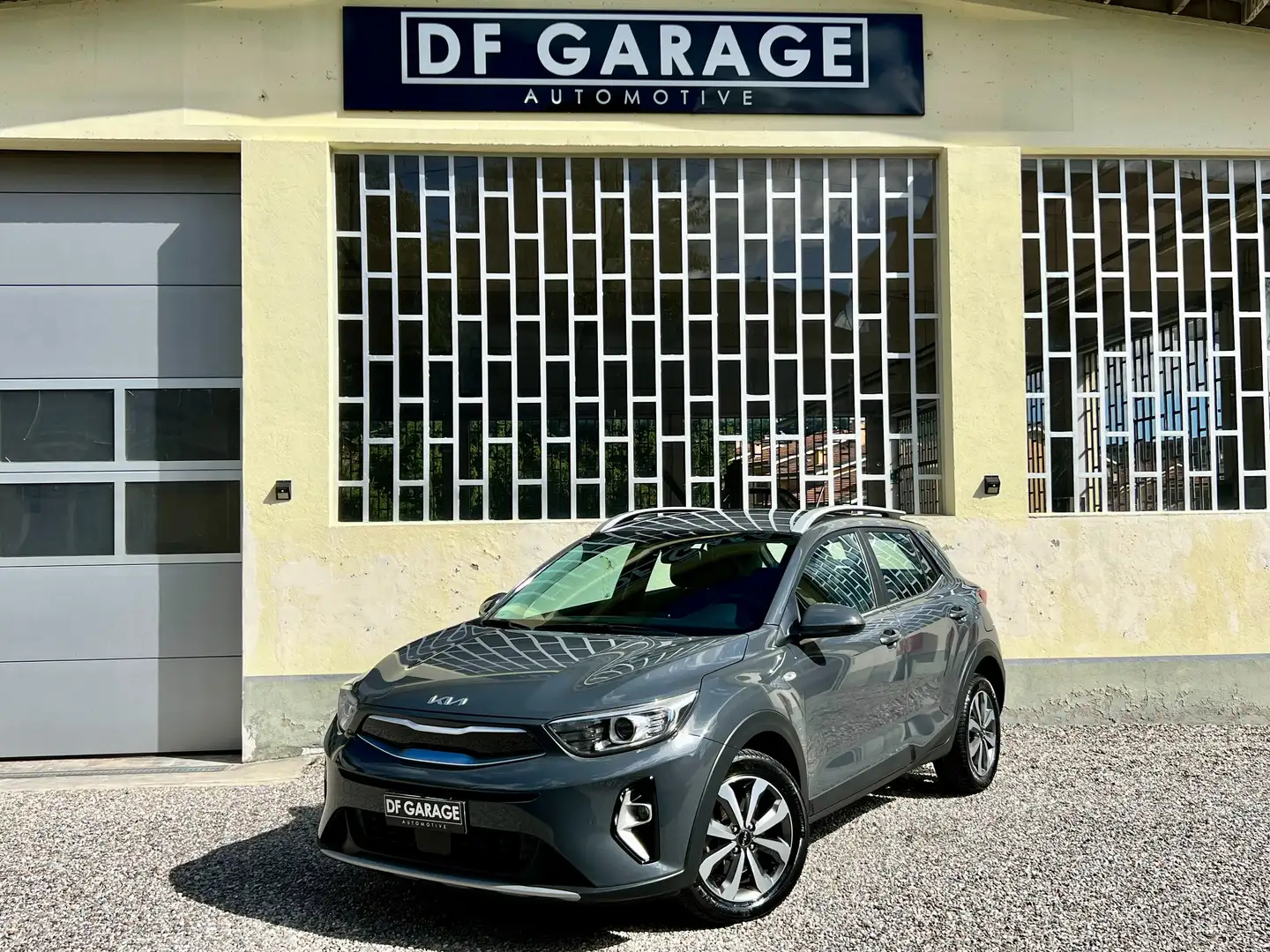Kia Stonic Stonic 1.0 t-gdi mhev Style 120cv dct Gris - 1