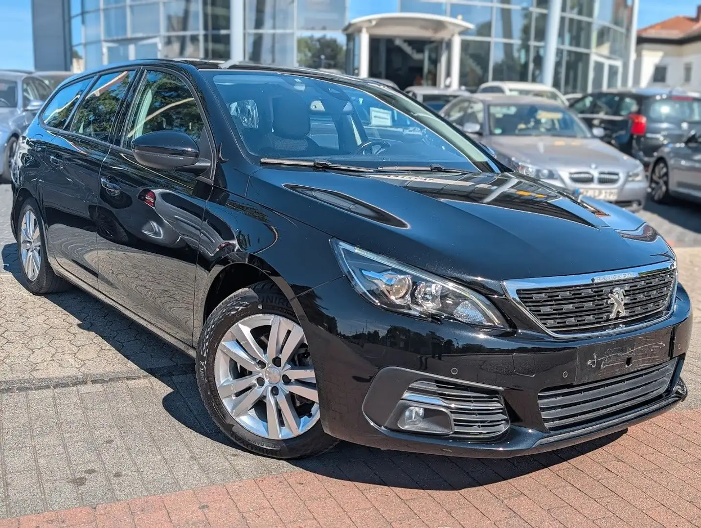 Peugeot 308 SW 1.5 Blue-HDi Active Business Automatik Schwarz - 2