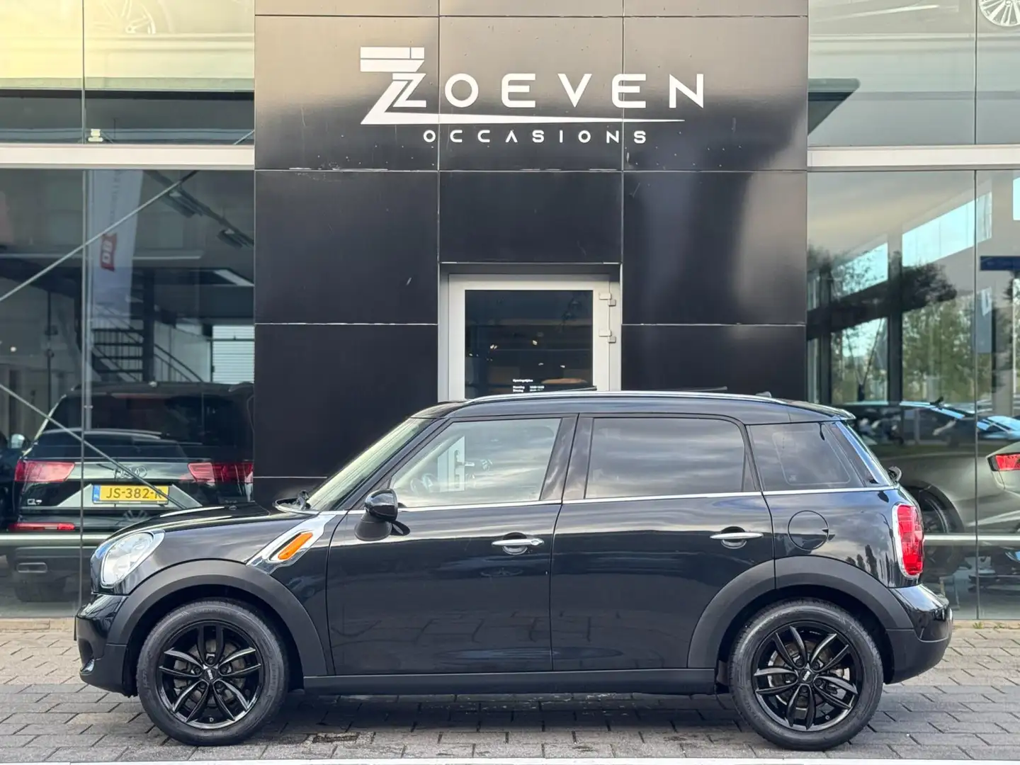MINI Cooper Countryman Mini 1.6 Zwart - 2