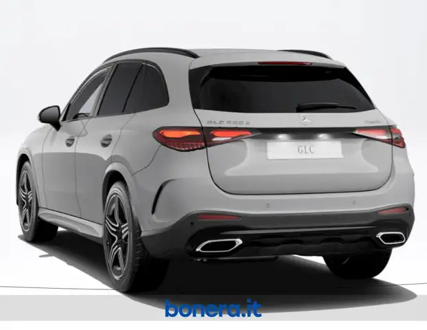 Mercedes-Benz GLC view 3