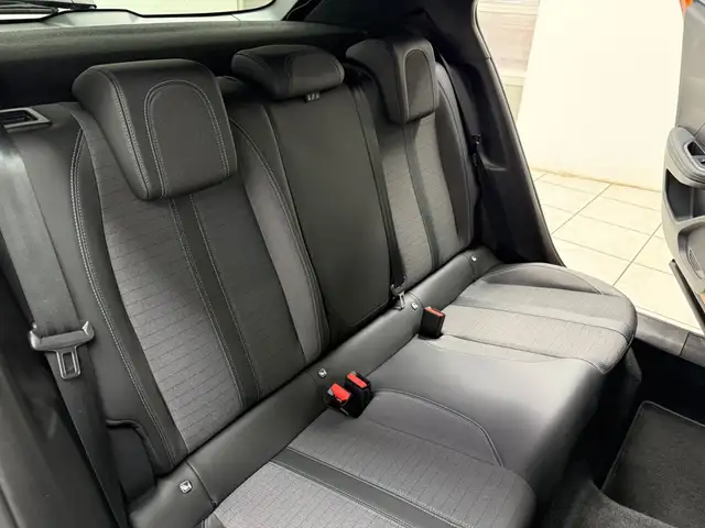 Peugeot 2008 view 14