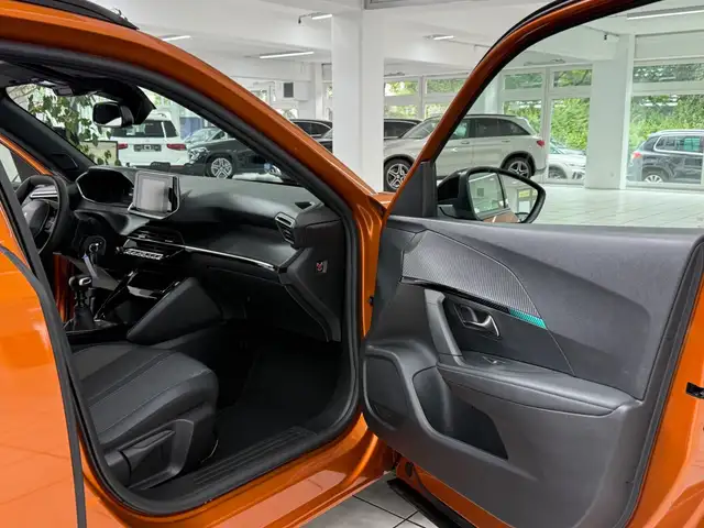 Peugeot 2008 view 10