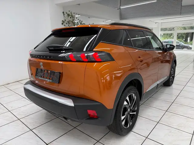 Peugeot 2008 view 3