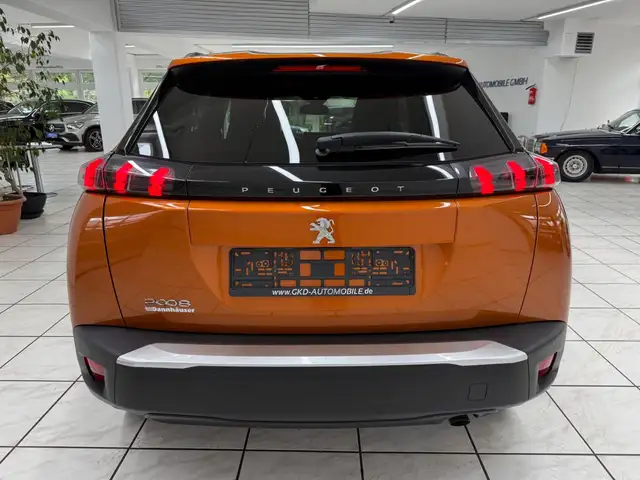 Peugeot 2008 view 4