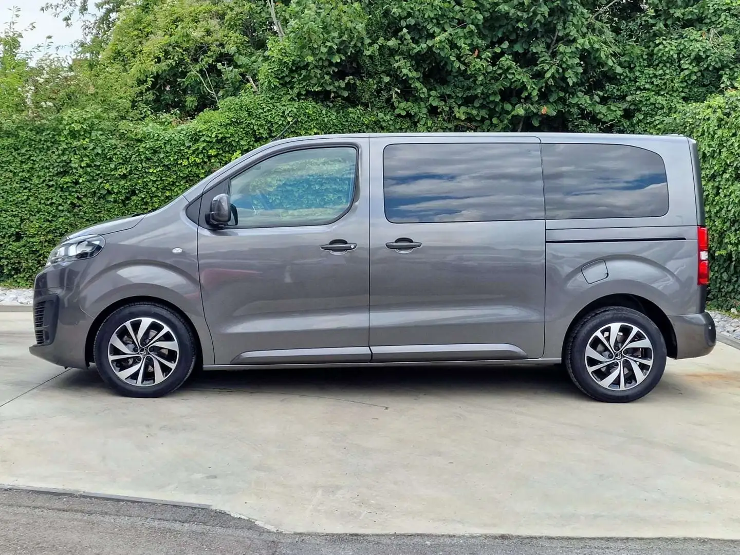 Citroen Spacetourer 1.6 HDI 116 CV 8 PLACES CAMERA GPS REG CLIM Gris - 2